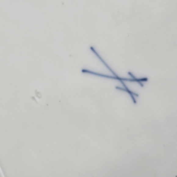 Vintage Meissen Porcelain Bowl Rococco Leaf Purple Gold Relief Luster Floral - Picture 5 of 11